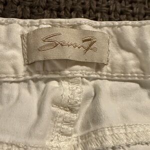 Seven7 Women’s Straight Leg Jeans in Off-White/Cream